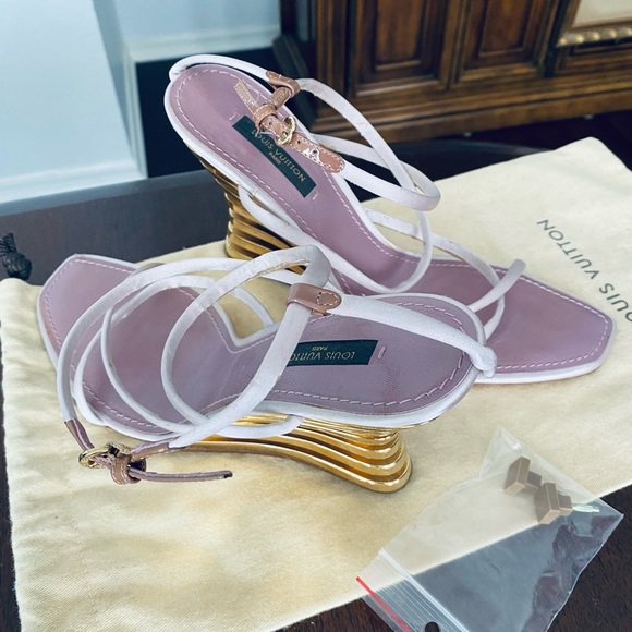 Louis Vuitton Women's Pink Sandals - Picture 1 of 2